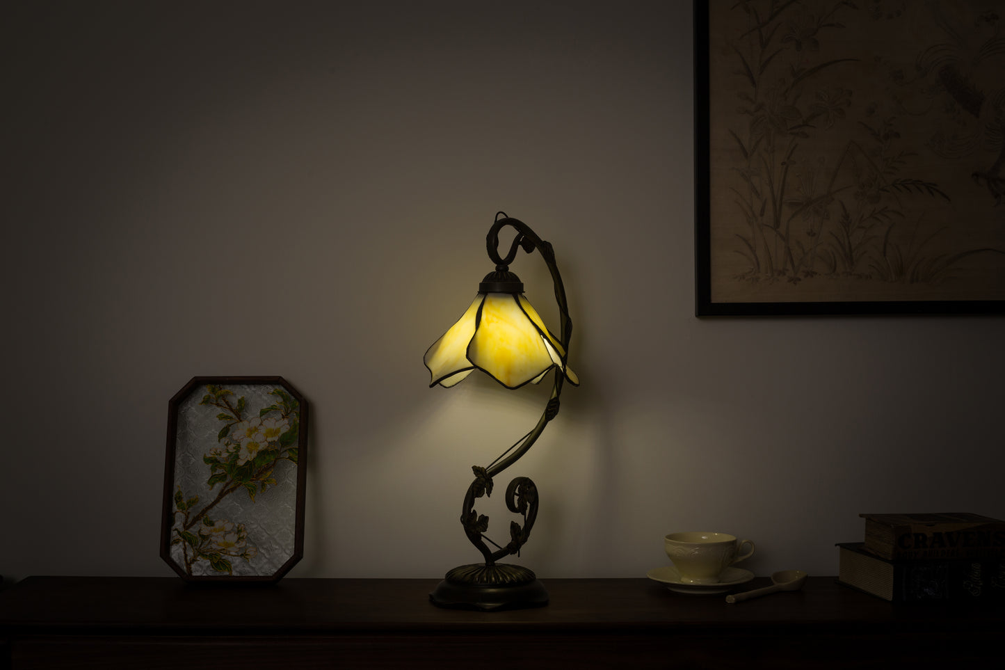 Flora Tiffany Style Lamp - Beige