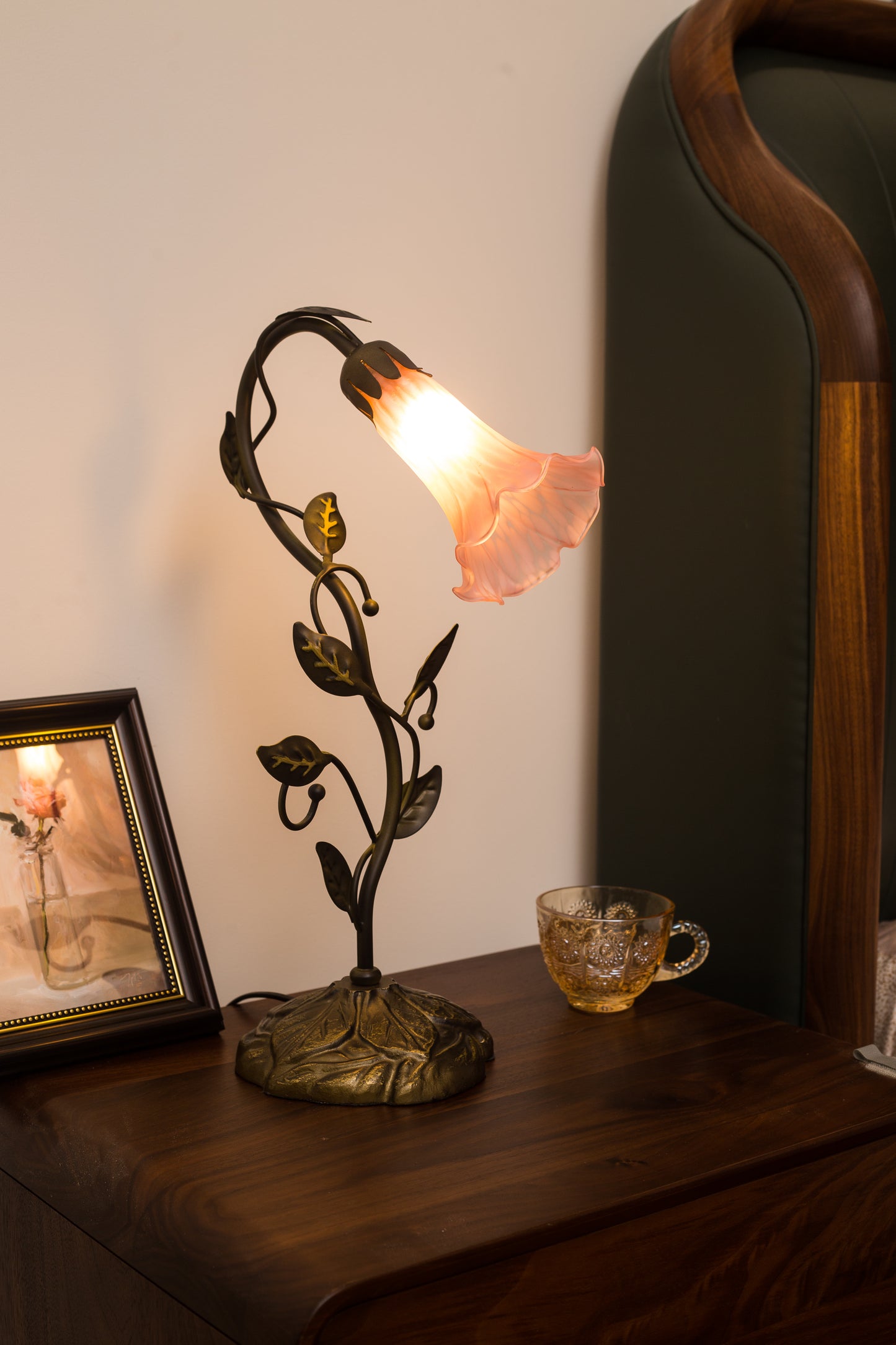 Aurora Tiffany Style Lamp