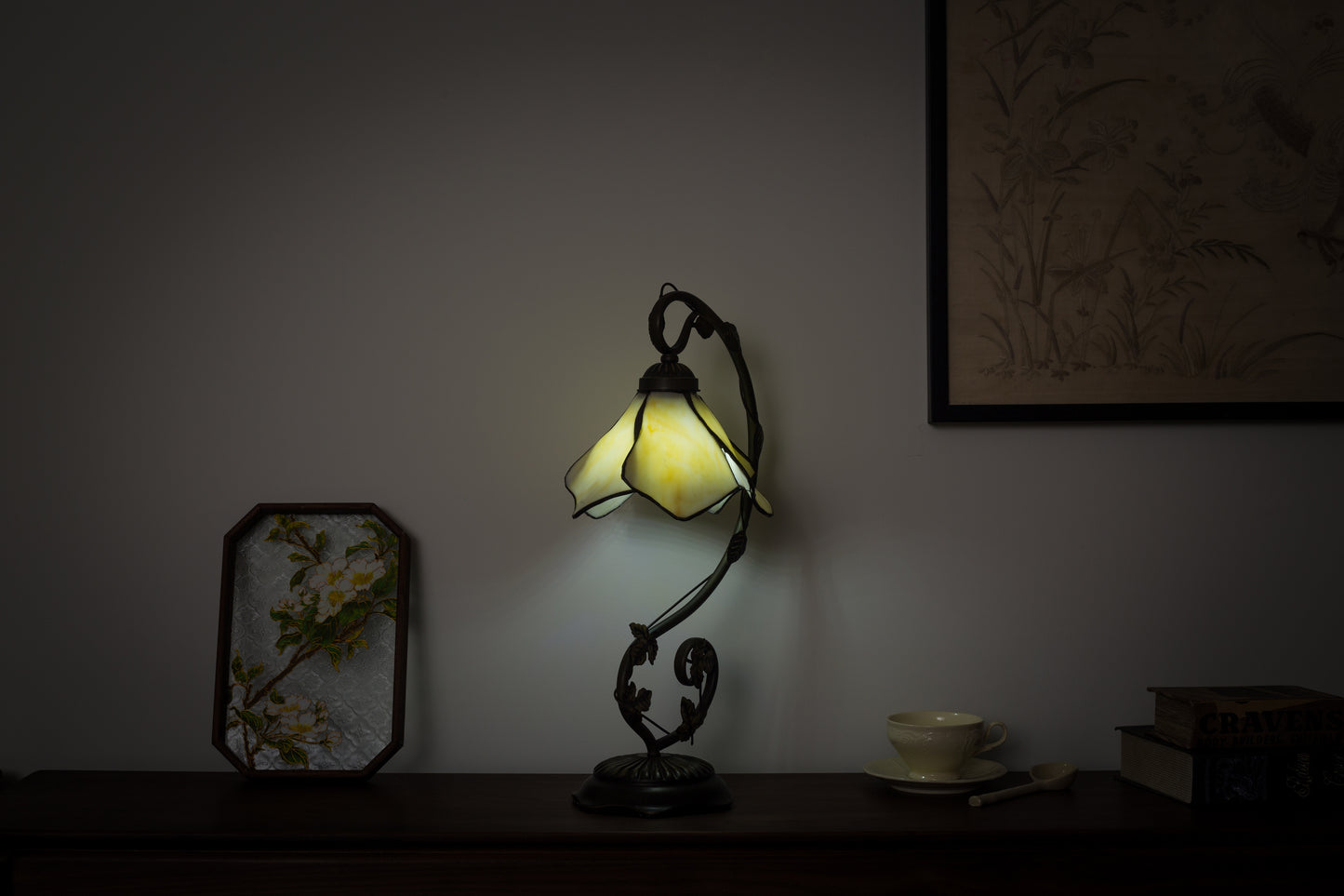 Flora Tiffany Style Lamp - Beige